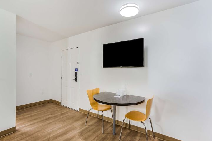 Room 7 of 38