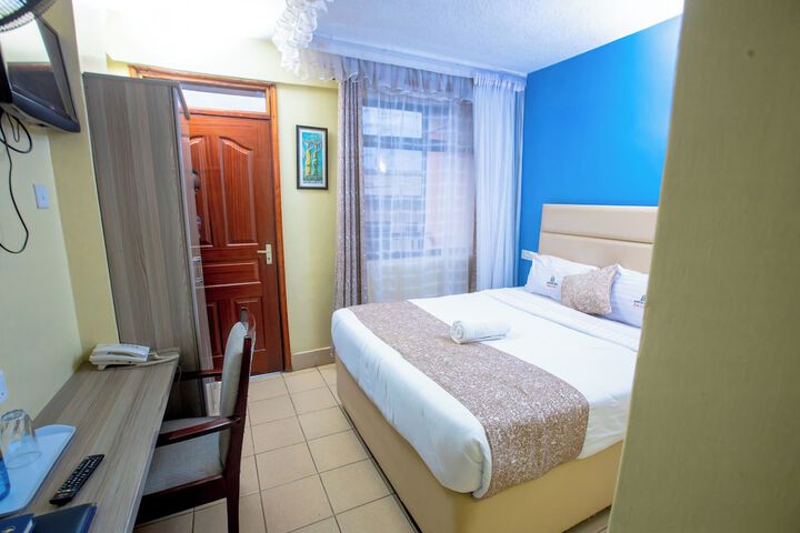 Room 3 of 9