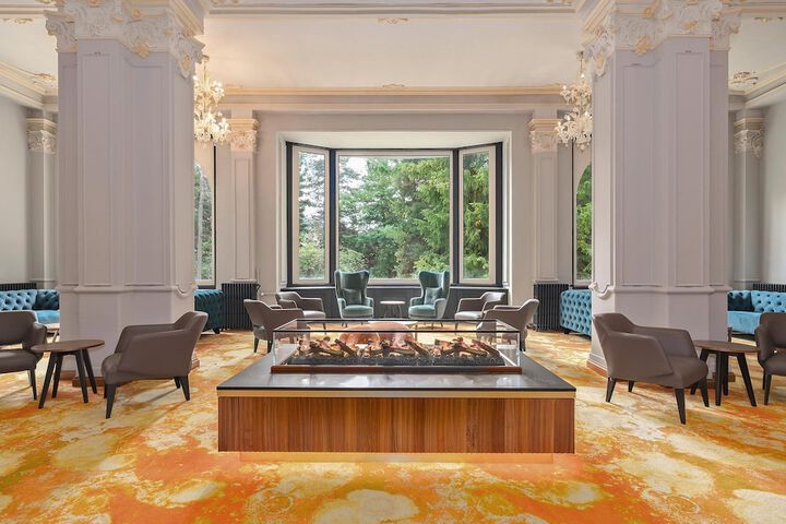 Guest Lobby