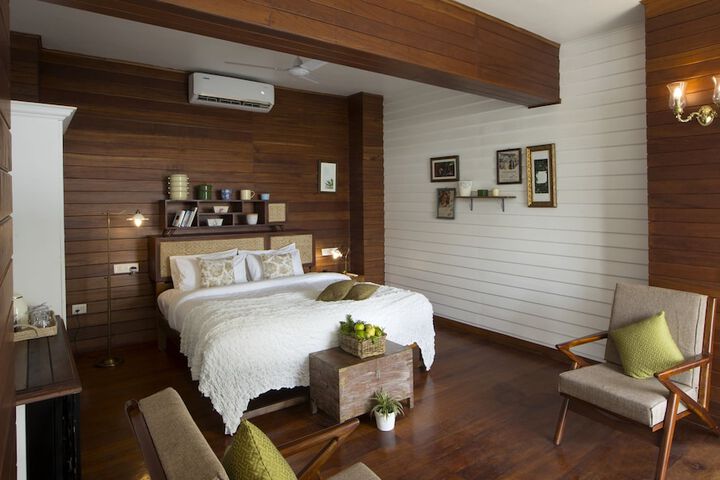 Room 3 of 68