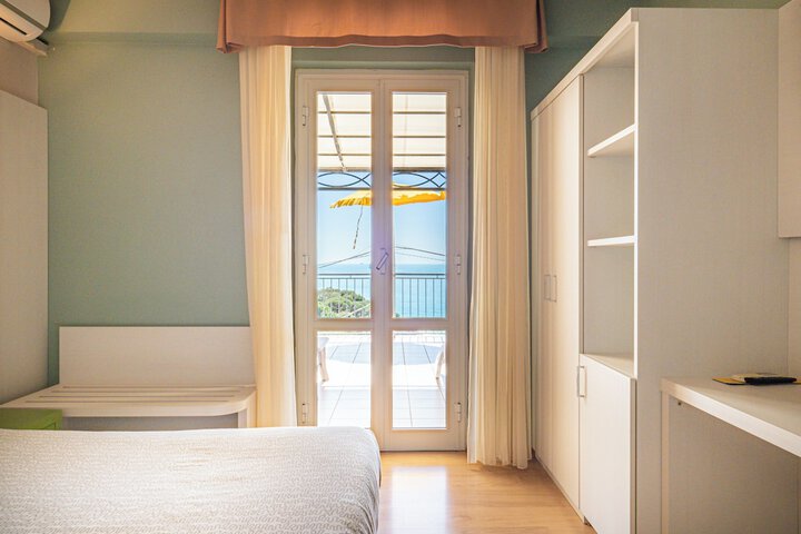 Room 36 of 241