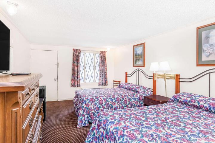 1 King Bed (11 of 12)