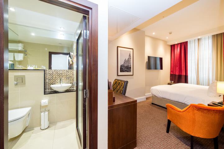 Room 48 of 127