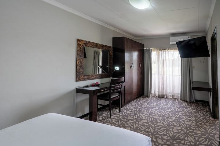 Room 32 of 129