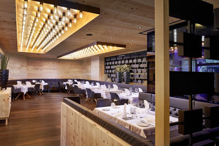 Dining 49 of 60