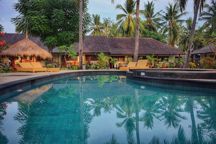 Hotel Pool