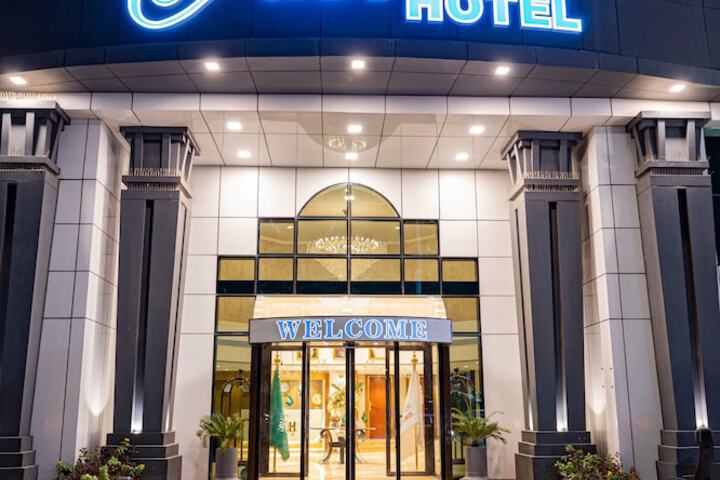 Hotel 76 of 81