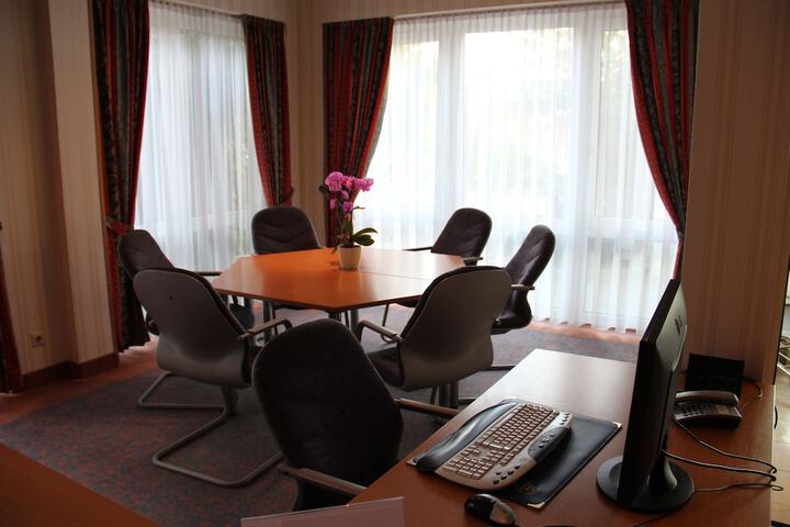Business Center 56 of 61
