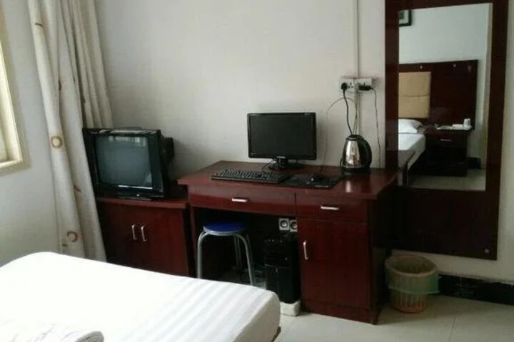 Room 2 of 6