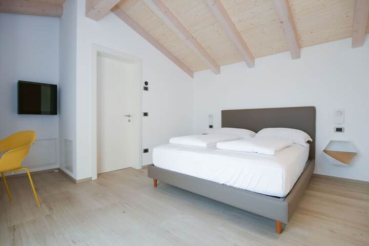 Room 15 of 81