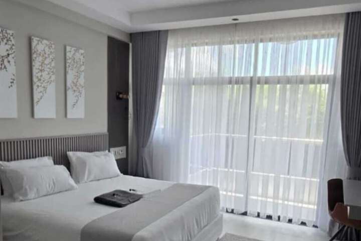 Room 4 of 35
