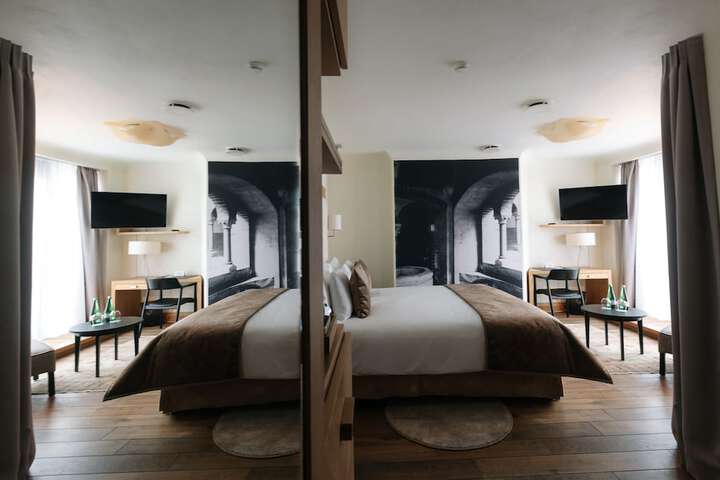 Room 13 of 70