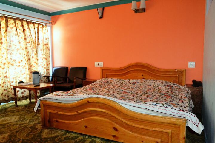 Room 2 of 23