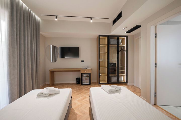Room 41 of 117