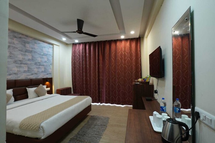 Room 13 of 29