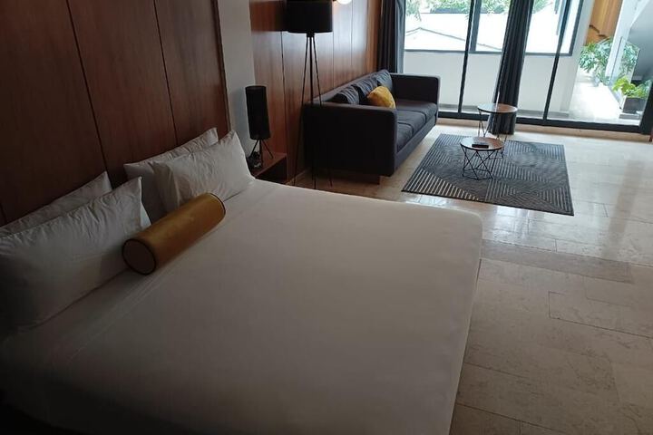 Room 11 of 29