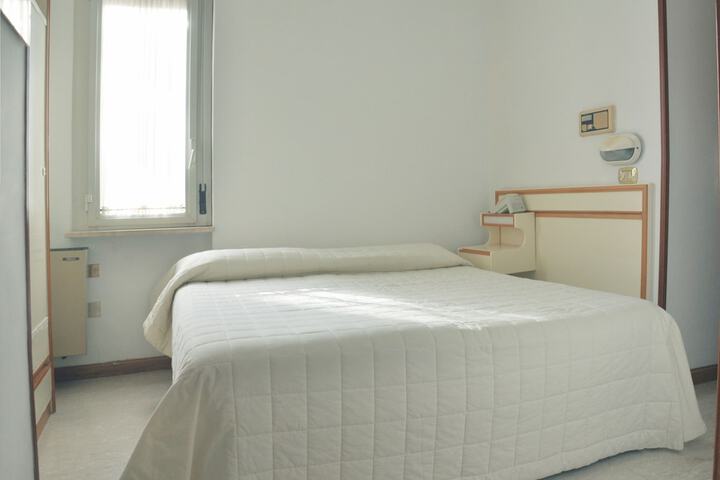 Room 7 of 20