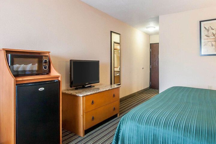 Room 27 of 47