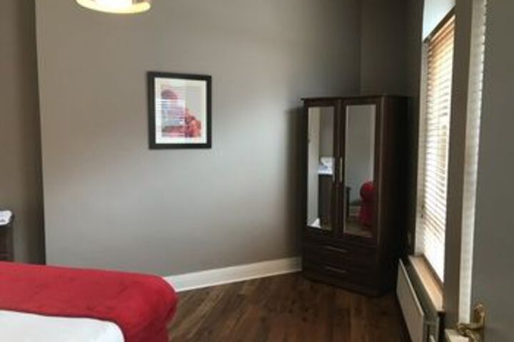 Room 12 of 16