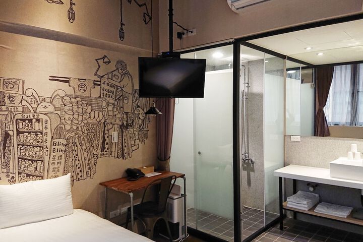 Room 79 of 108