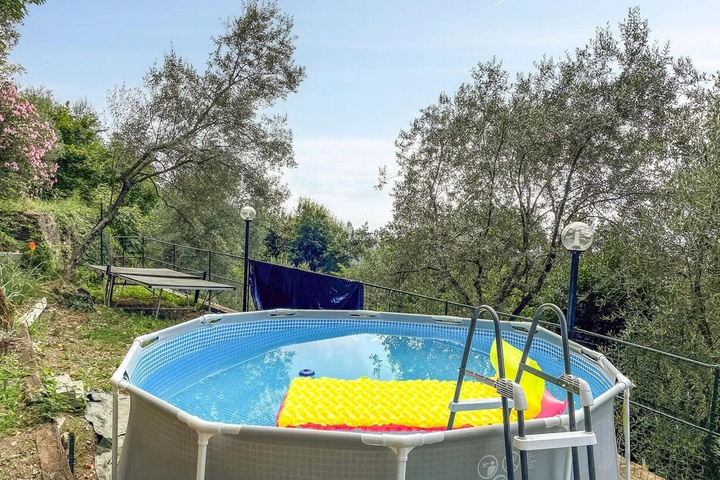 Pool 4 of 10