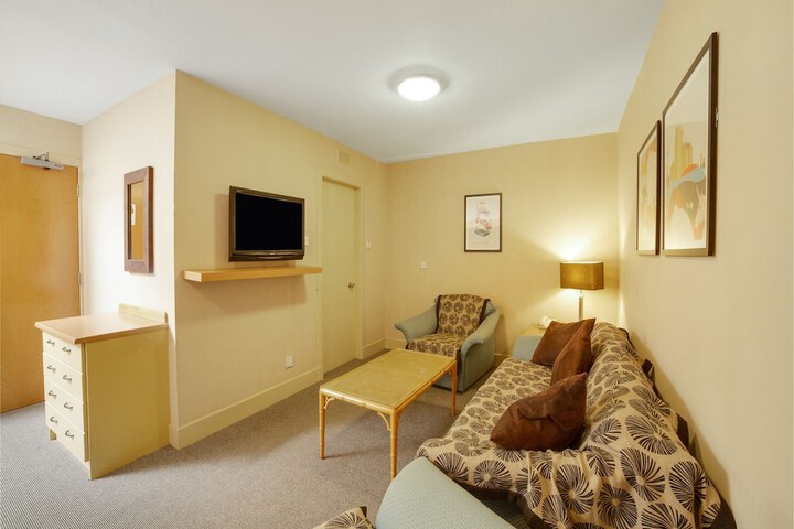 Room 28 of 58