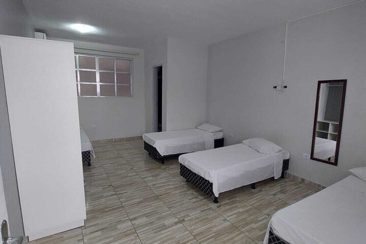 Room 5 of 9