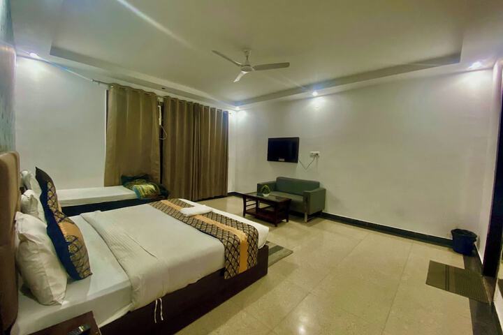 Room 12 of 31