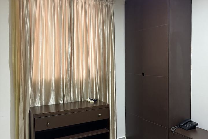 Room 34 of 65