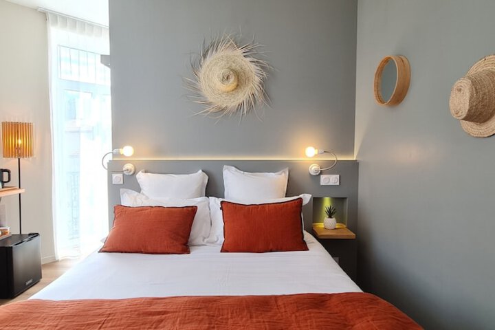 Room 65 of 210