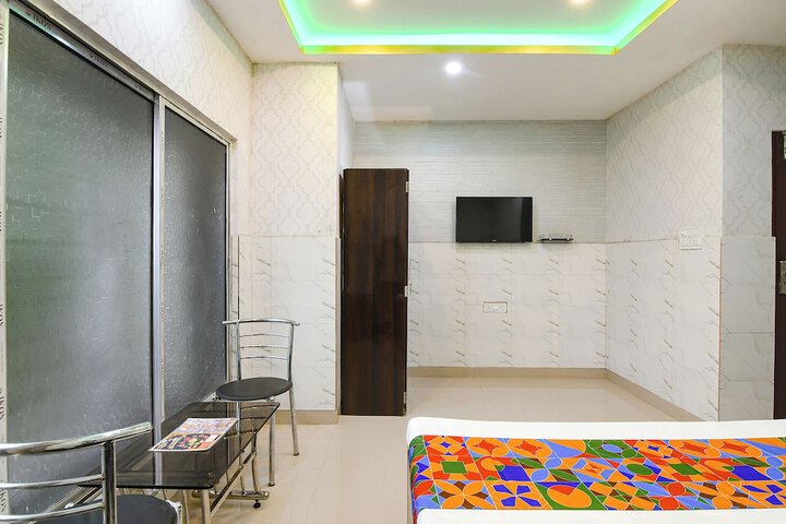 Room 25 of 38