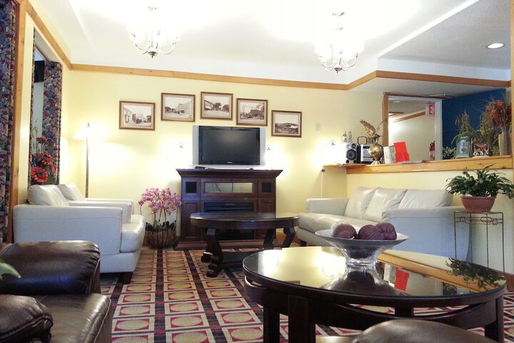 Guest Lobby
