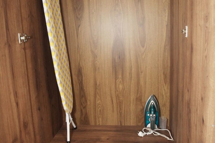 Room 6 of 9