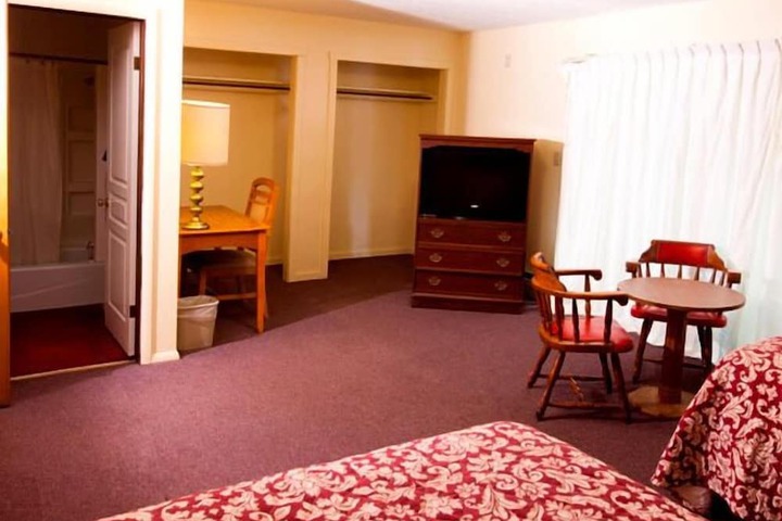 Room 6 of 17