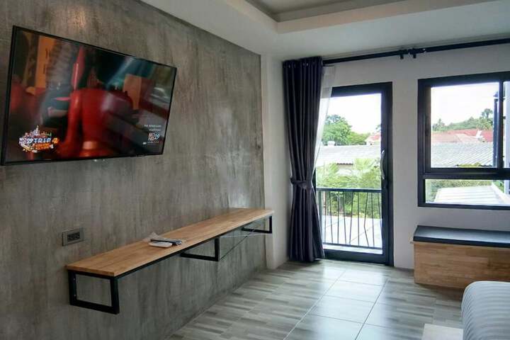 Room 25 of 33
