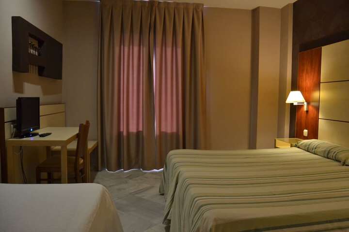 Room 11 of 30