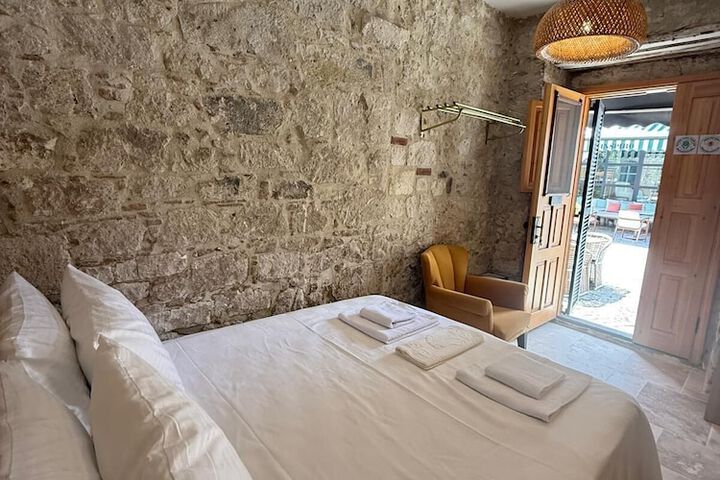 Room 7 of 31