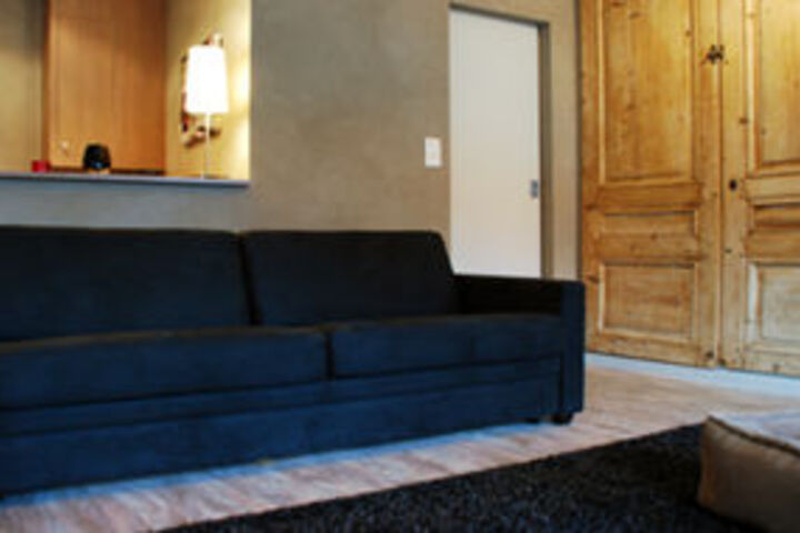 Room 2 of 11