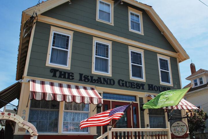 Island Guest House B & B