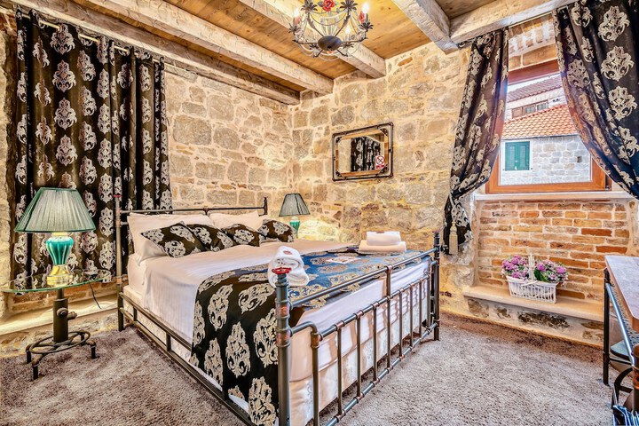Room 14 of 41
