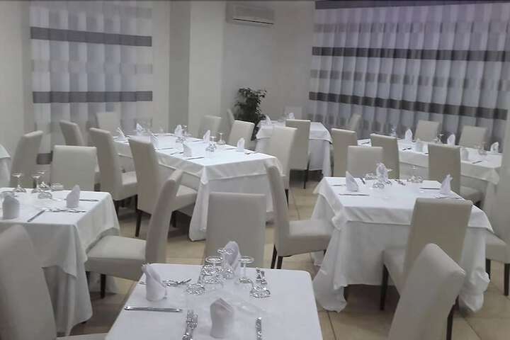 Dining 41 of 62