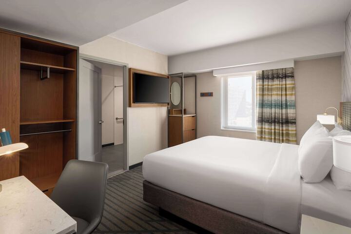 Room 18 of 30