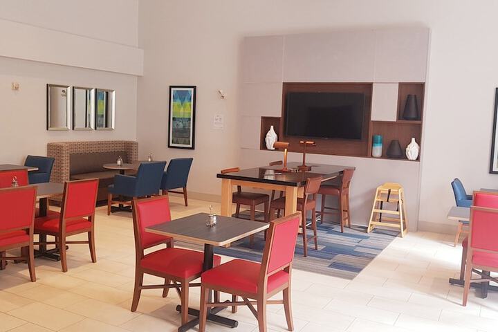 Breakfast/Coffee Service 60 of 88