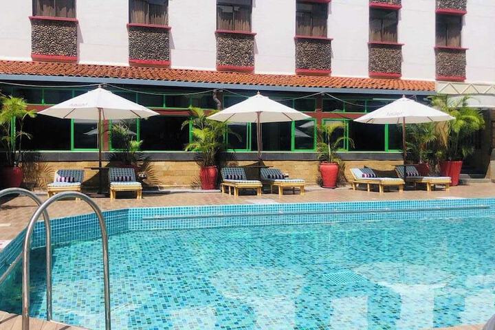 Pool 124 of 174