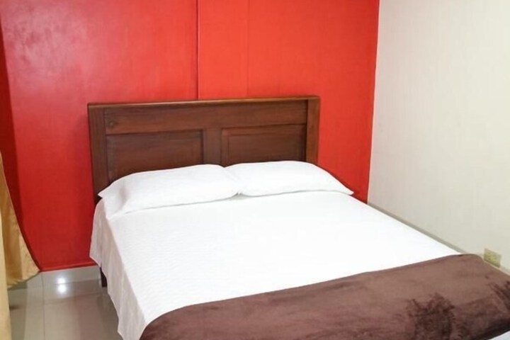 Room 14 of 32