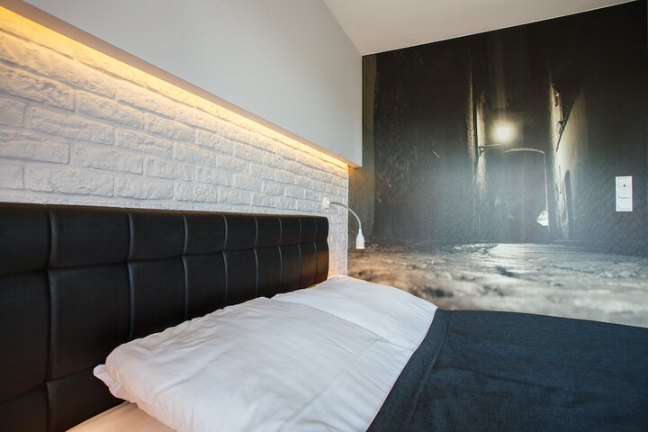 Room 37 of 69