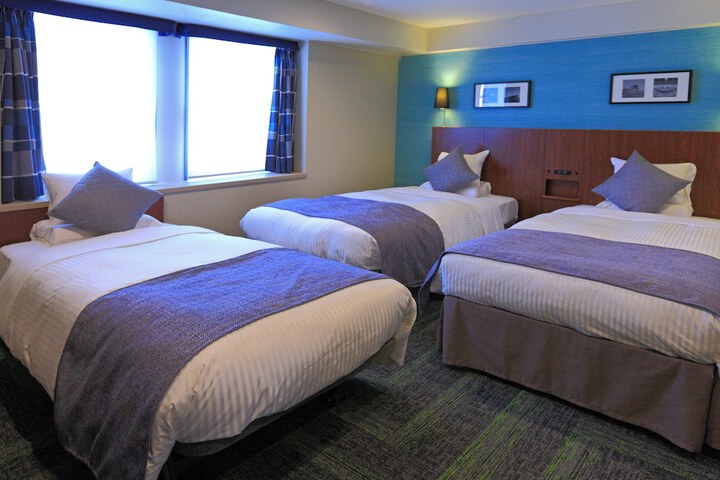 Room 13 of 38