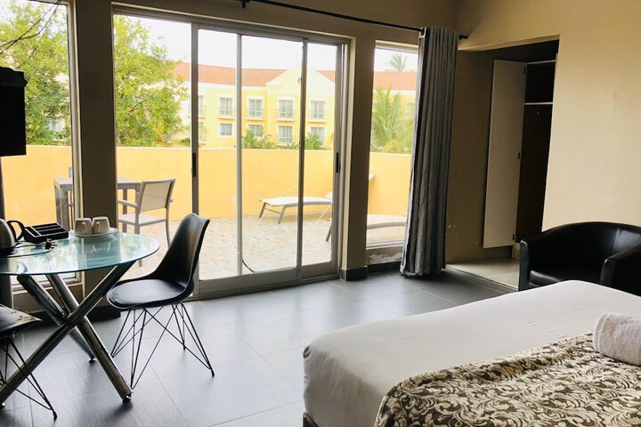 Room 5 of 16