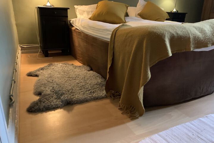 Room 6 of 32