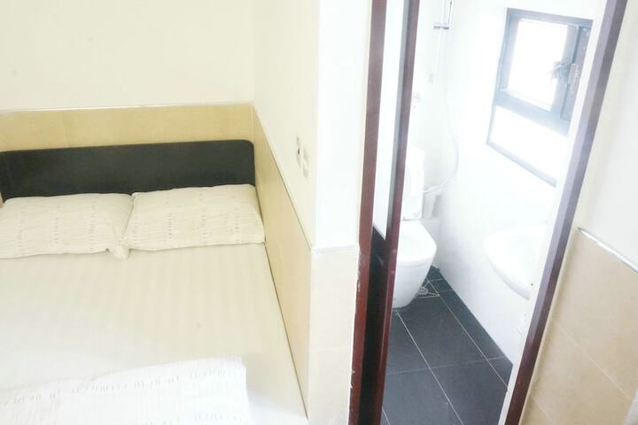 Room 18 of 72